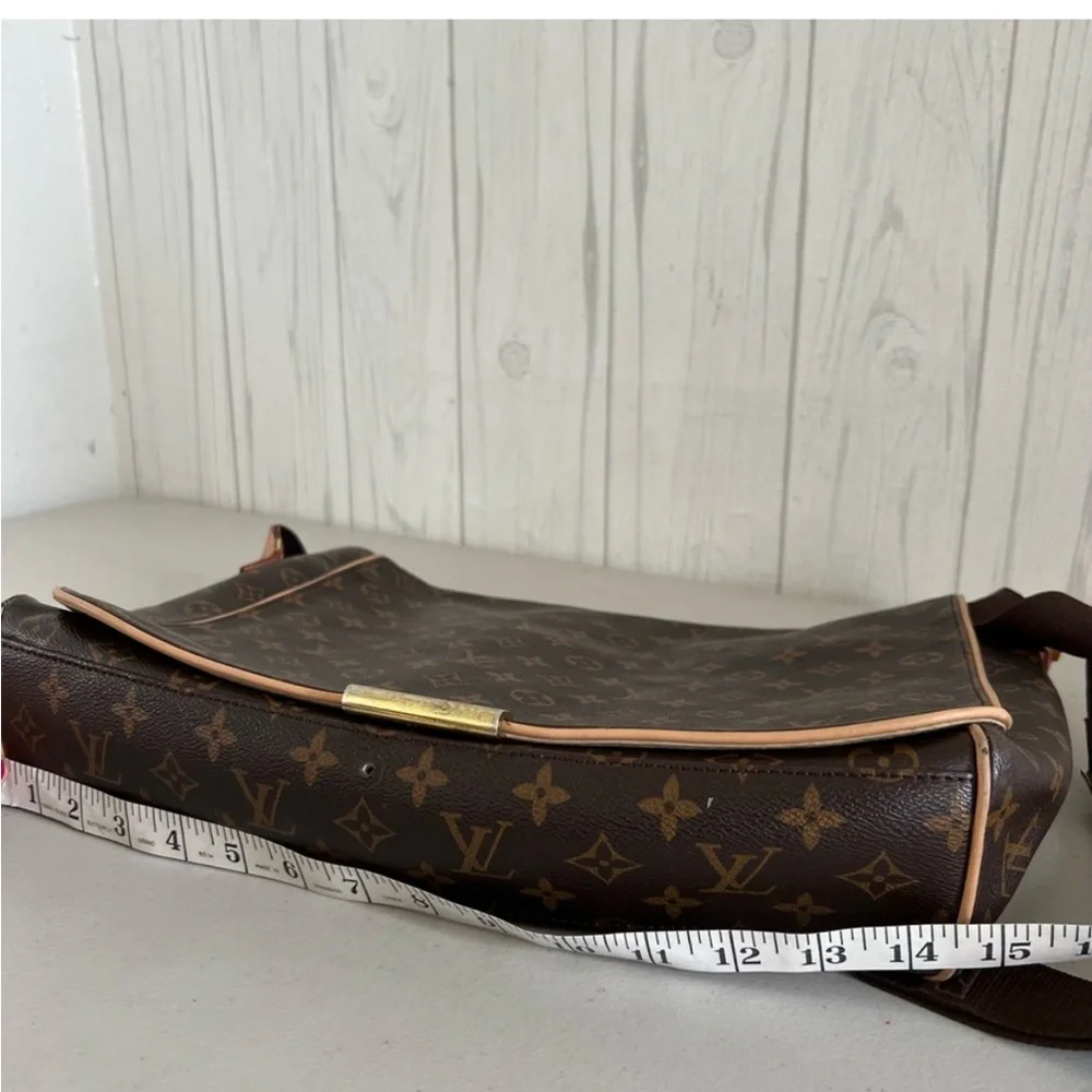 Louis Vuitton Brown Monogram Messenger Bag with Gold Hardware